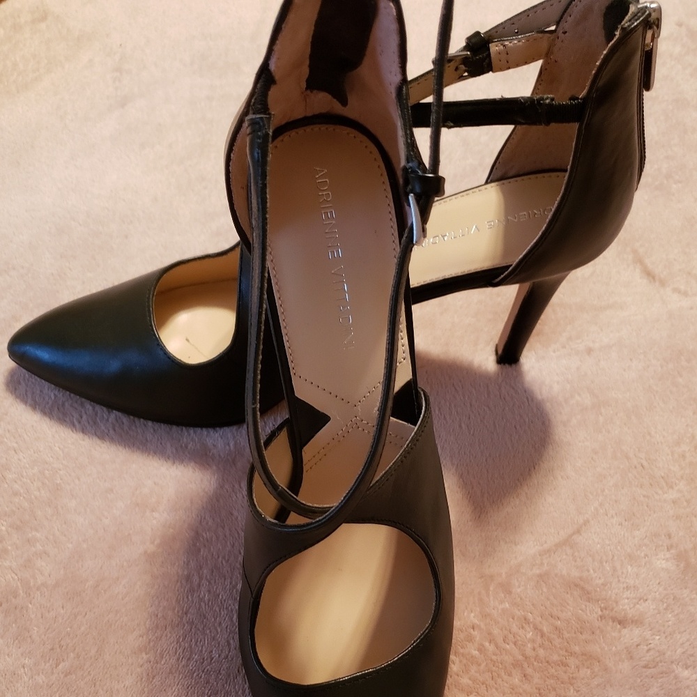 Like new Black leather heels